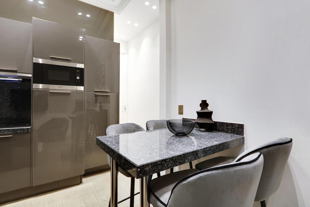 Pick A Flat'S Apartment In Triangle D'Or - Pierre 1Er De Serbie Paris Bagian luar foto